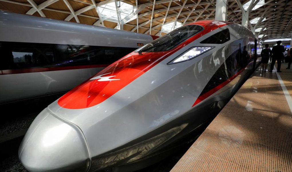 stasiun-kereta-cepat-karawang-resmi-beroperasi-24-desember-2024-gibran-pastikan-kesiapan-infrastruktur